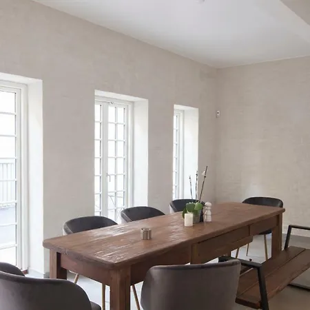 Luxurious Penthouse With Rooftop Terrace شقة *